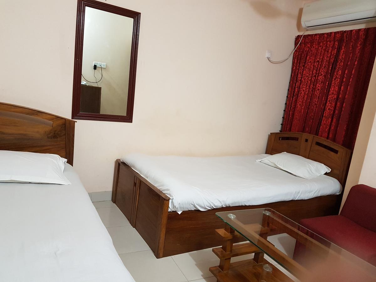 Hotel Diamond Park Dakhin Kattali Екстер'єр фото