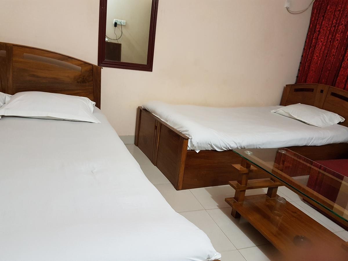 Hotel Diamond Park Dakhin Kattali Екстер'єр фото
