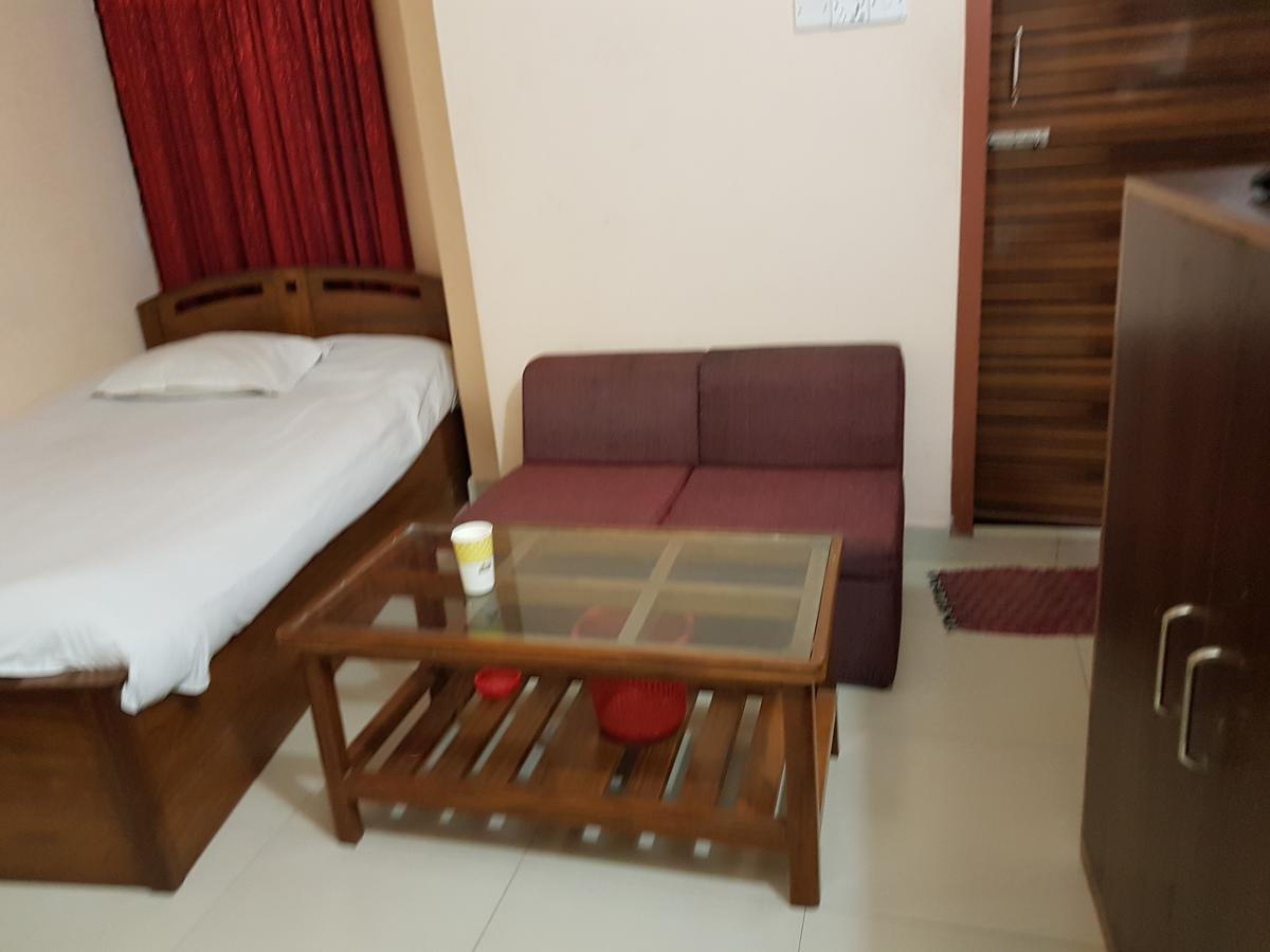 Hotel Diamond Park Dakhin Kattali Екстер'єр фото
